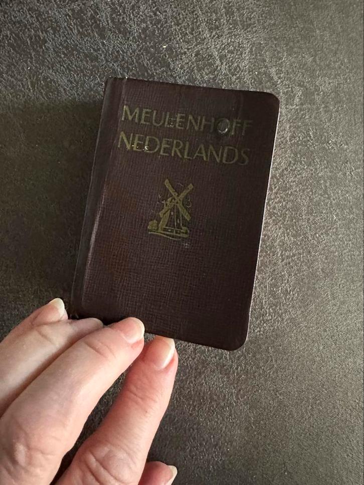 Antiek Nederlands Woordenboekje 1948 - Lederen Kaft, Antiek en Kunst, Antiek | Boeken en Bijbels, Ophalen