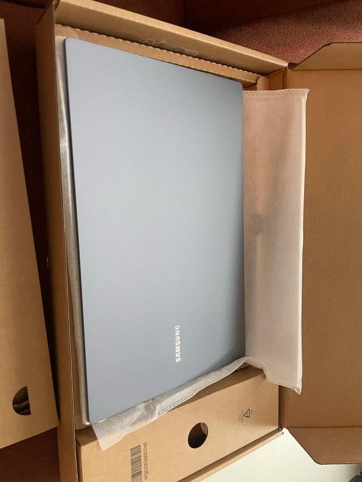 Samsung Galaxy Book4 15.6" Nieuw i7, Computers en Software, Windows Laptops, Nieuw, 16 inch, SSD, 4 Ghz of meer, 16 GB, Qwerty