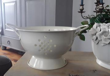 Metalen schaal voor in de keuken (voor b.v. Fruit, groente,  beschikbaar voor biedingen