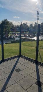 Glazen windscherm met aluminium staanders, Tuin en Terras, Ophalen