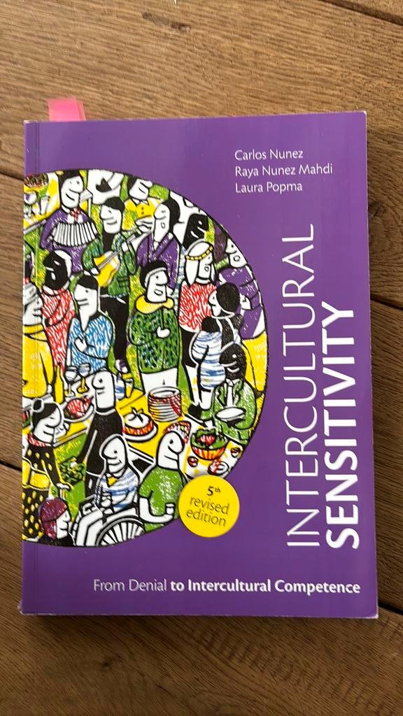 C. Nunez - Intercultural Sensitivity, Boeken, Wetenschap, Zo goed als nieuw, Ophalen of Verzenden