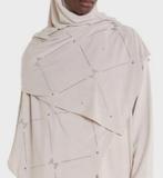 The pearl monogram - Premium Jersey - Soft taupe | Merrachi, Kleding | Dames, Mutsen, Sjaals en Handschoenen, Ophalen, Maat 42/44 (L)