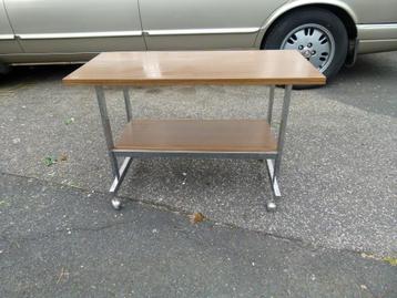 vintage stereotafeltje bijzettafeltje beschikbaar voor biedingen