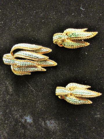 ZEER MOOIE VERGULDE BROCHE MET OORBELLEN beschikbaar voor biedingen