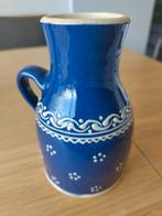 Blauwe Aardewerk vaas met Decoratie - Bürgel stijl, Blauw, Aardewerk of Porselein, Ophalen of Verzenden, Zo goed als nieuw