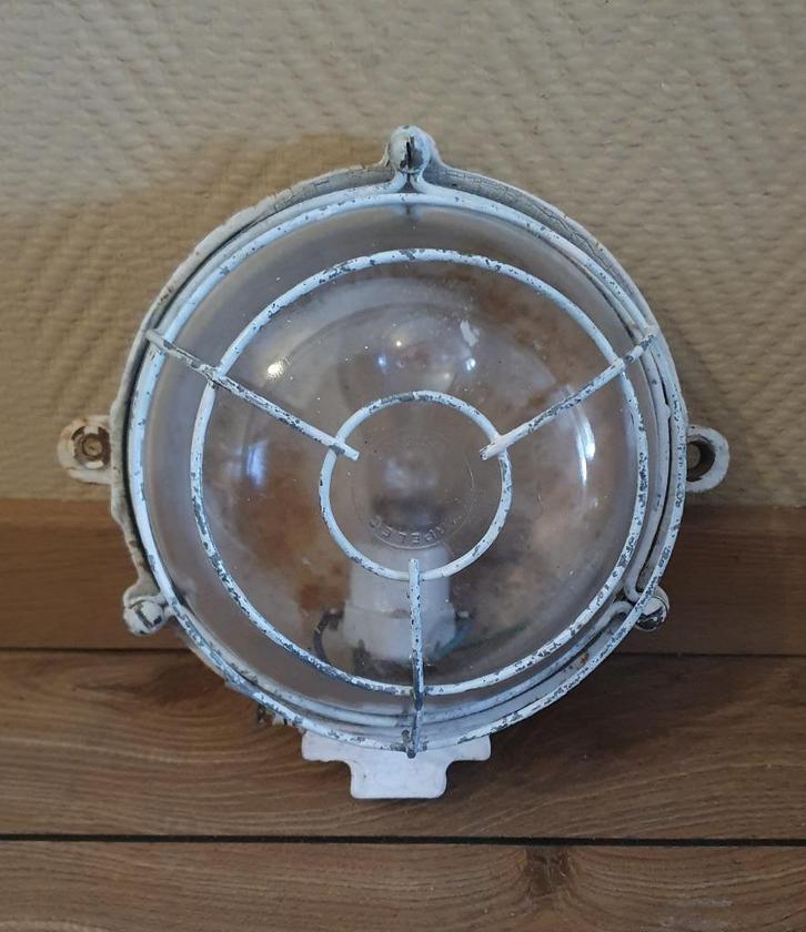 Vintage bunkerlamp van Mapelec Amiens, Antiek en Kunst, Antiek | Lampen, Ophalen of Verzenden
