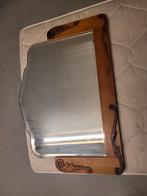 Vintage spiegel met houtsnijwerk, Antiek en Kunst, Antiek | Spiegels, Ophalen of Verzenden, Minder dan 50 cm