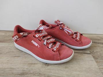 Prachtige suède rood roze Puma Soft Foam sneakers, maat 36. beschikbaar voor biedingen