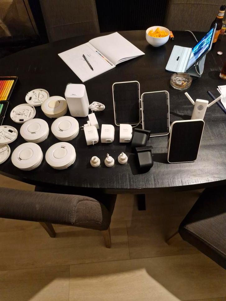 Eufy alarm systeem, zeer compleet zie advertentie, Doe-het-zelf en Verbouw, Alarmsystemen, Zo goed als nieuw, Compleet systeem