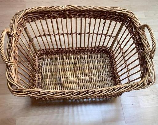 Mooie rieten mand, Huis en Inrichting, Woonaccessoires | Schalen en Manden, Zo goed als nieuw, Mand, Rechthoekig, Riet, Ophalen