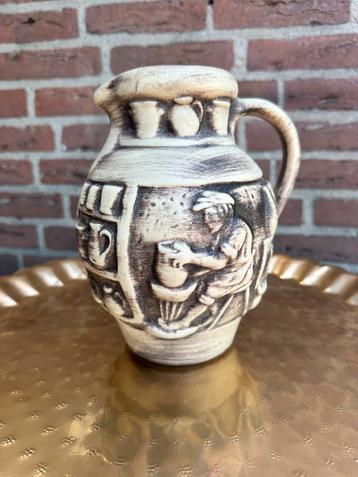 Vintage Keramische Kan met Reliëf west germany beschikbaar voor biedingen
