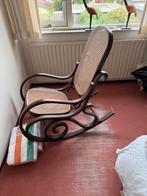 Vintage schommelstoel met rotan zitting – Thonet stijl 1970, Antiek en Kunst, Ophalen