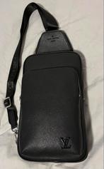 Louis Vuitton Heren Schoudertas, Overige merken, Minder dan 30 cm, Ophalen of Verzenden, Minder dan 25 cm