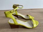 Sch52 - Nieuwe gele Karen Millen pumps maat 39 (1), Kleding | Dames, Schoenen, Ophalen of Verzenden, Nieuw, Geel