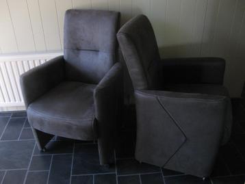 4 verrijdbare eetkamerstoelen beschikbaar voor biedingen