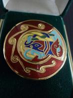Antieke Broche emaille / Tara ware Dublin / Book of Kells, Ophalen of Verzenden, Zo goed als nieuw, 4 tot 7 cm, Overige materialen