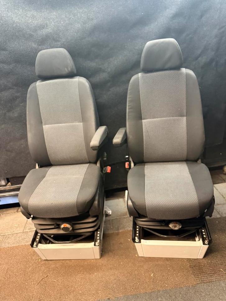 luchtgeveerde bestuurder & bijrijdersstoel sprinter 906, Auto-onderdelen, Interieur en Bekleding, Mercedes-Benz, Volkswagen, Gebruikt