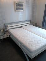 Stevig bed met nachtkastjes  kledingkast en evt. Matrassen, Ophalen, Gebruikt, Tweepersoons, 180 cm