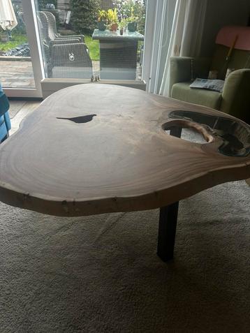 Suar houten salontafel - 3 losse poten - 142 x 124 cm beschikbaar voor biedingen