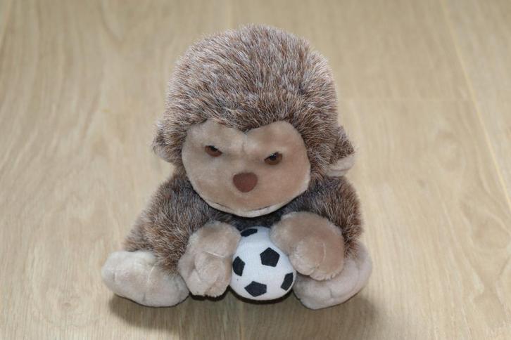 Nicky Toy Knuffel voetbal aapje ca. 20 cm ZGAN (Bruin), Kinderen en Baby's, Speelgoed | Knuffels en Pluche, Zo goed als nieuw