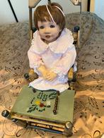 Kinderstoel met popje, Ophalen of Verzenden