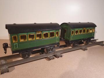 Spoor 0 - Märklin - twee personenrijtuigen - jr '30-'40  beschikbaar voor biedingen