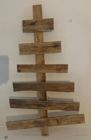 Houten kerstboom Teakhout beschikbaar voor biedingen