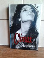 Climax - jennifer hall, Boeken, Ophalen of Verzenden, Gelezen