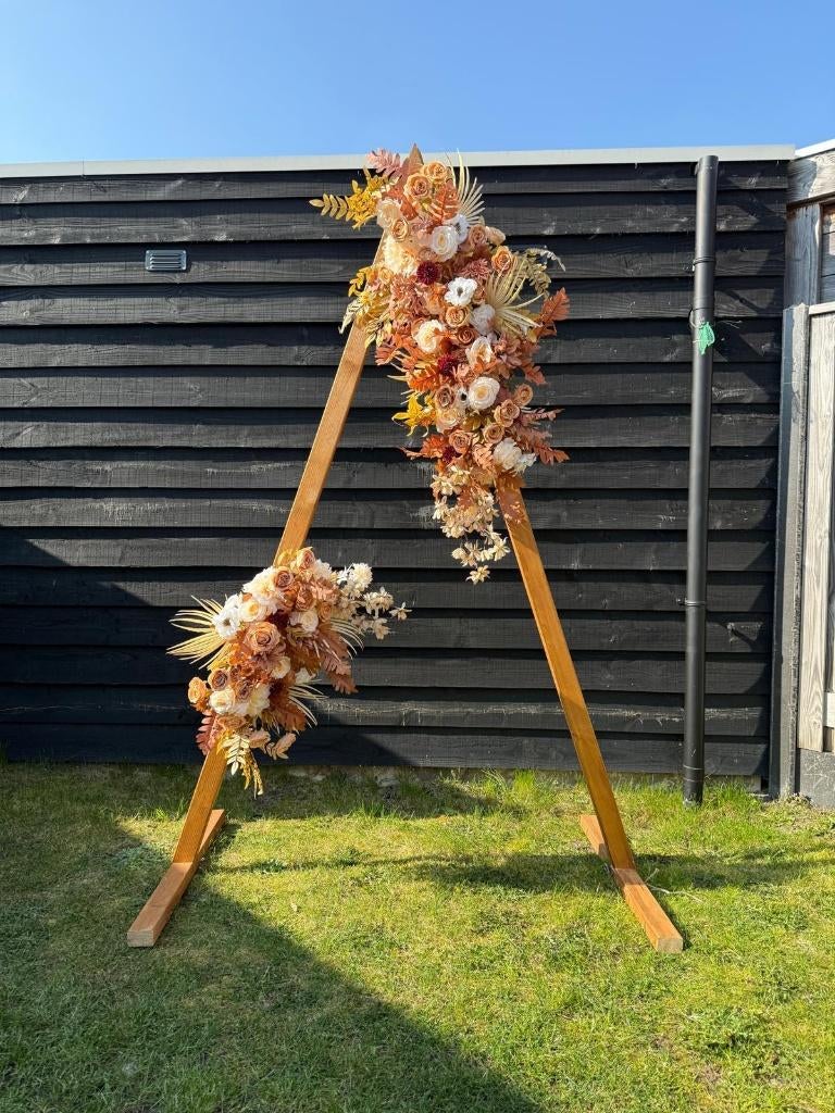 Bruiloft/feest backdrop met bloemstukken, Hobby en Vrije tijd, Feestartikelen, Zo goed als nieuw, Versiering, Geboorte of Huwelijk
