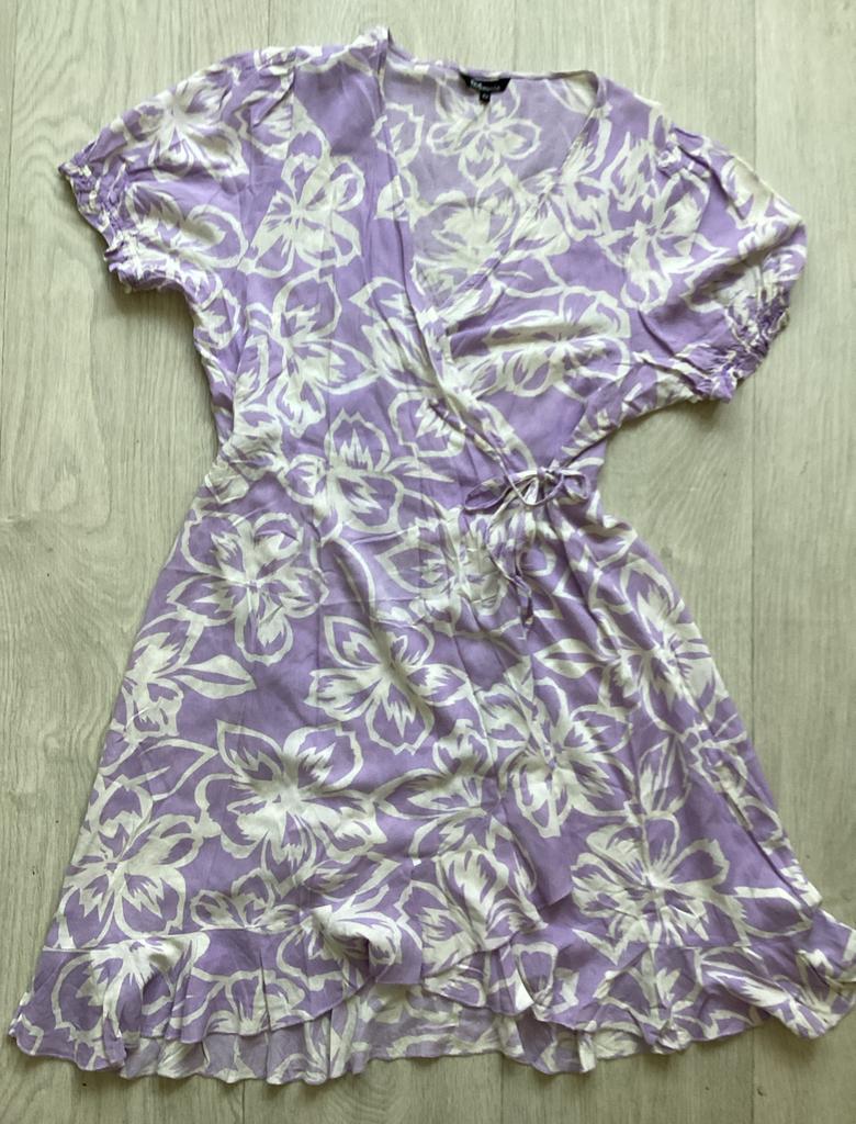 Zomerse paarse wikkeljurk maat 42 van M&S mode, Kleding | Dames, Jurken, Paars, Maat 42/44 (L), Ophalen of Verzenden, Zo goed als nieuw