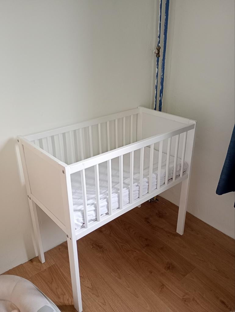 Bedje / ledikant, Kinderen en Baby's, Babywiegjes en Ledikanten, Ophalen, Zo goed als nieuw, Ledikant