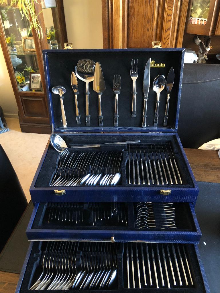 Bestekset SOLA 12-Persoons, Ophalen of Verzenden, Zo goed als nieuw, Rvs of Chroom, Bestekset