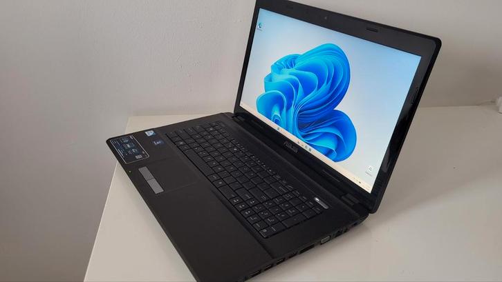 Super Nette 17 inch Windows 11 Laptop SSD, Computers en Software, Windows Laptops, Zo goed als nieuw, 17 inch of meer, SSD, 2 tot 3 Ghz