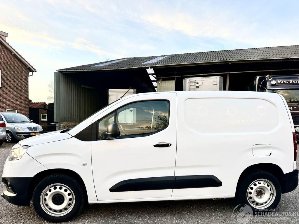 Toyota ProAce City 1.5 D-4D 131pk 8-Traps aut + f1 Live - na, Auto diversen, Schadeauto's, Automaat, Overige carrosserieën, Wit