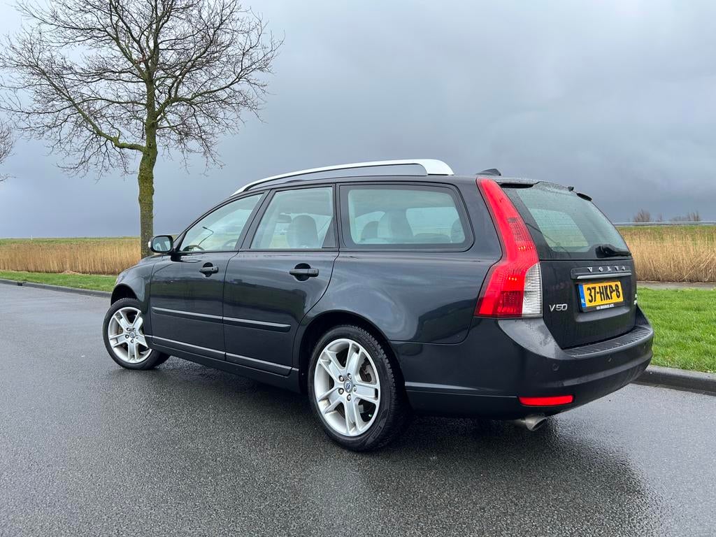 Volvo V50 2.5 T5 AWD Summum | Orig. NL | Open Dak | Dealeroh, 230 pk, Beige, 700 kg, Stationwagon