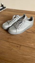 Pinned by K dames sneakers zilvergrijs 40 valt als 39, Ophalen of Verzenden, Grijs, Sneakers of Gympen, Zo goed als nieuw