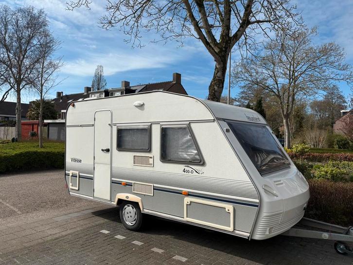 Beyerland vitesse 400-d plus voortent +luifel en inboedel, Caravans en Kamperen, Caravans, Particulier, tot en met 4, 750 - 1000 kg