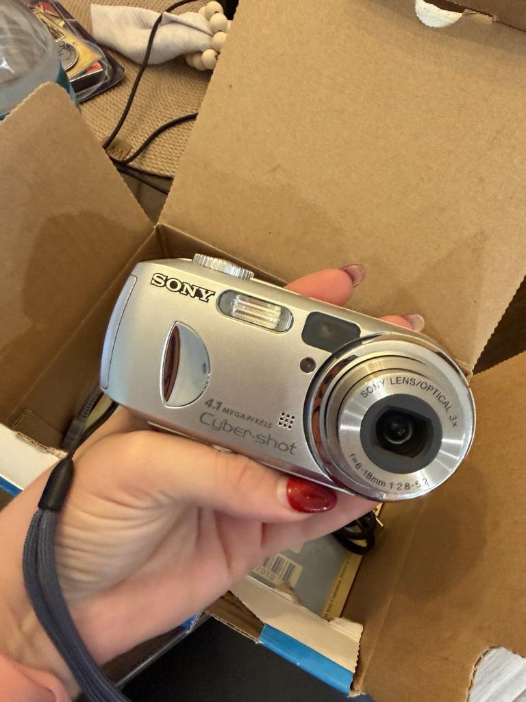 Sony Cyber-shot DSC-P73 Digitale camera, Audio, Tv en Foto, Fotocamera's Digitaal, Ophalen of Verzenden, Gebruikt, Sony, 8 keer of meer