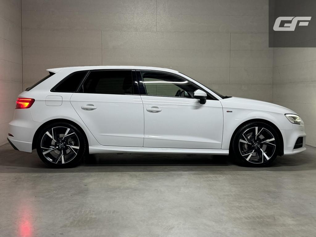 Audi A3 Sportback 35 TFSI S-Line Black Edition Virtual CarPl, Euro 6, 4 cilinders, Leder en Stof, Wit