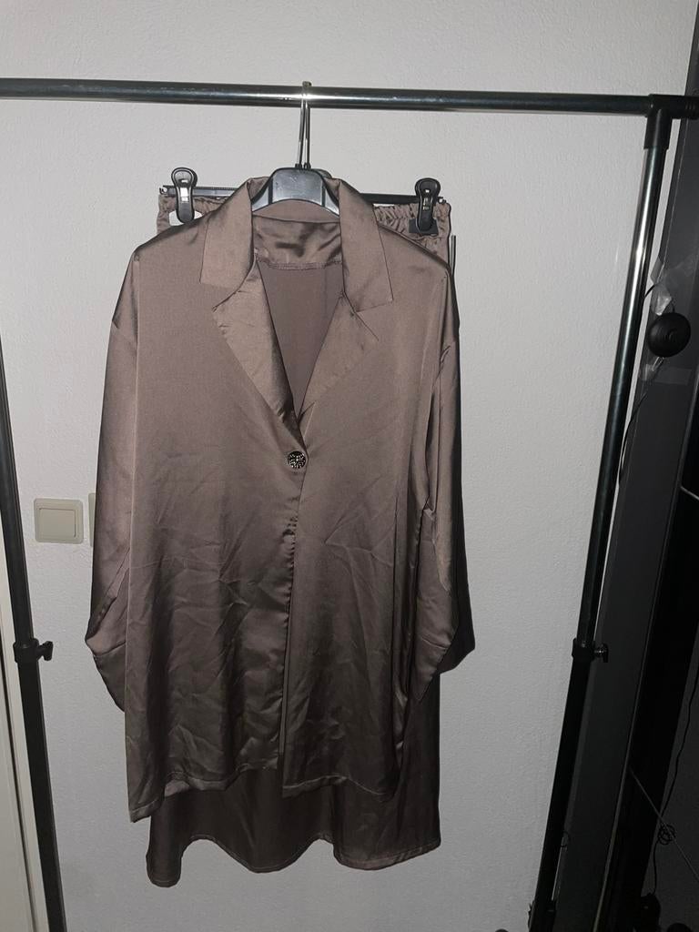 Mooie twinset met rok, Kleding | Dames, Grote Maten, Ophalen of Verzenden, Zo goed als nieuw, Overige kleuren, Overige typen