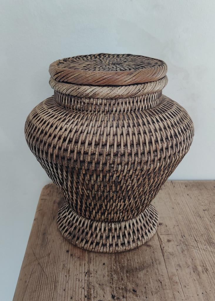 Birma rieten vaas/ deksel pot, Huis en Inrichting, Woonaccessoires | Vazen, Overige kleuren, Ophalen of Verzenden, Minder dan 50 cm