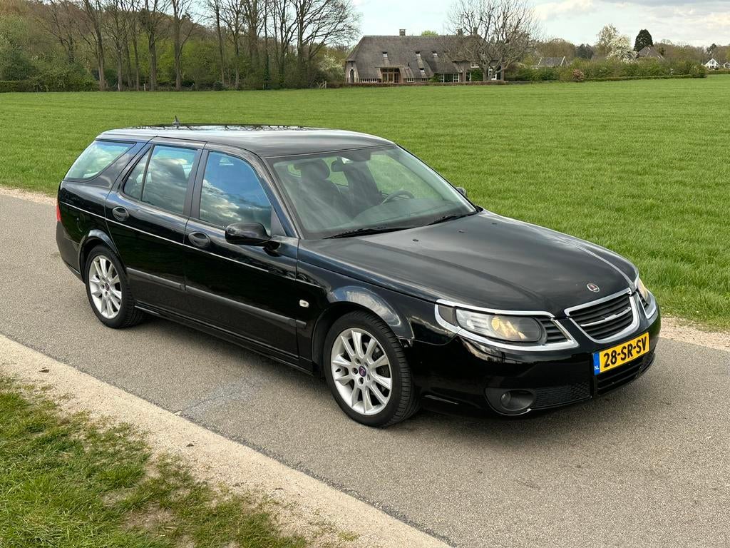 Saab 9-5 2.0 T Sport Estate Automaat | Trekhaak |  APK nieuw, Auto's, Saab, 1800 kg, Zwart, 4 cilinders, 150 pk