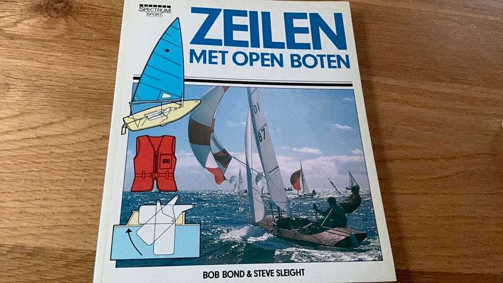 Zeilen met open boten, Ophalen of Verzenden, Zo goed als nieuw