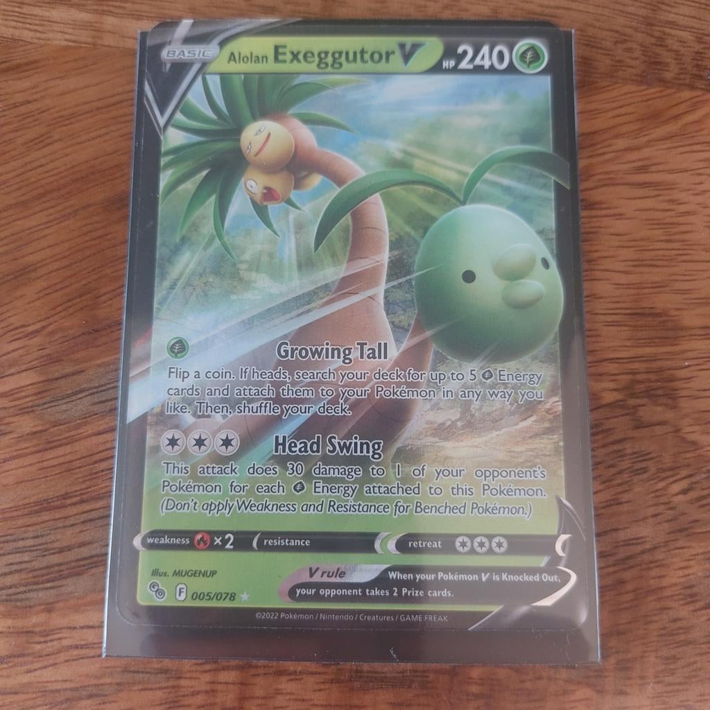 Alolan Exeggutor V - Pokémon kaart, Hobby en Vrije tijd, Verzamelkaartspellen | Pokémon, Ophalen of Verzenden, Zo goed als nieuw