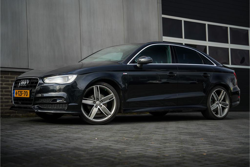 Audi A3 Limousine 1.4 TFSI 141 pk CoD Ambition Pro Line S-Li, Gebruikt, 4 cilinders, Zwart, Sedan
