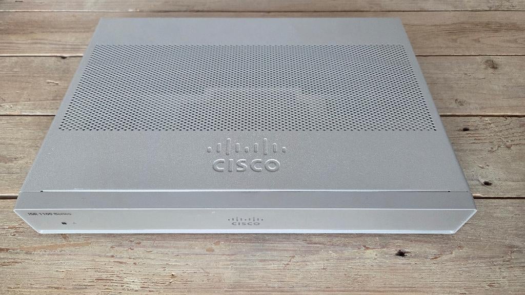 Cisco ISR 1100 Series C1117-4P - PoE, VDSL2/ADSL2+, Computers en Software, Routers en Modems, Ophalen of Verzenden, Gebruikt, Router met modem
