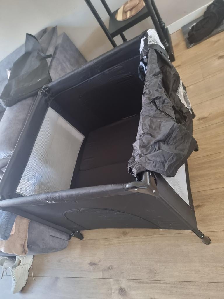 Camping box met matras, Kinderen en Baby's, Babywiegjes en Ledikanten, Ophalen, Reisbedje