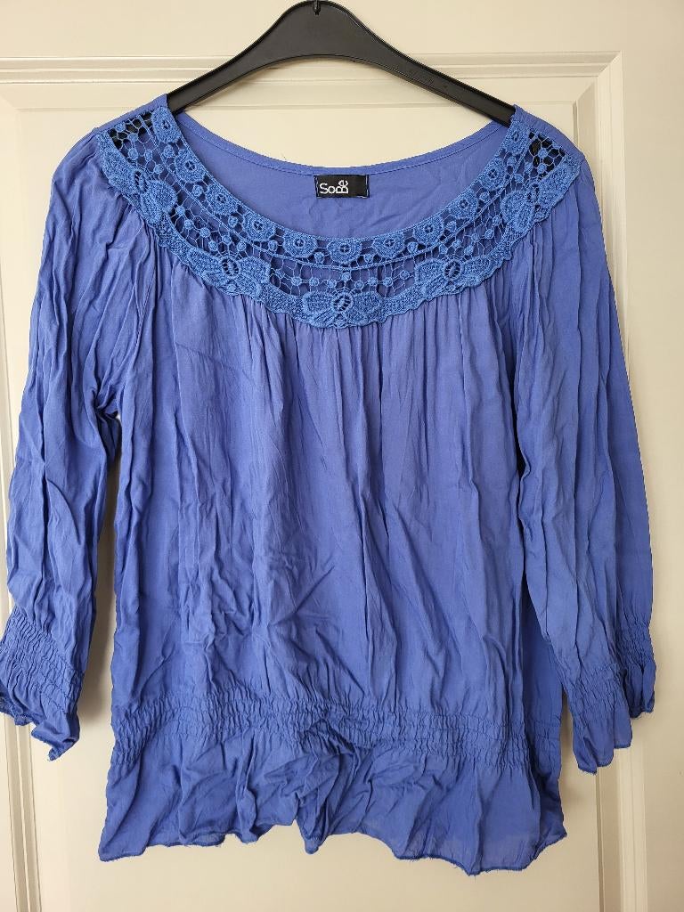 kobalt blauwe blouse met kant langs de hals maat M, Ophalen of Verzenden, Gedragen, Maat 38/40 (M), Blauw