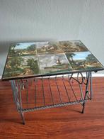 Gietijzeren bijzettafel met lectuurmand vintage, Huis en Inrichting, Tafels | Bijzettafels, Minder dan 55 cm, Gebruikt, Vintage