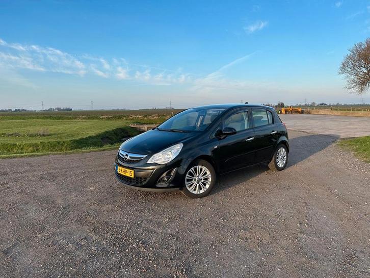 Opel Corsa 1.4 16V 5D AUT 2013 Zwart, Auto's, Opel, Particulier, Corsa, Airbags, Airconditioning, Bluetooth, Centrale vergrendeling